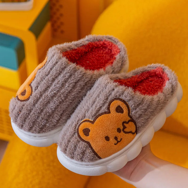 Lindas zapatillas de algodón para niños de invierno