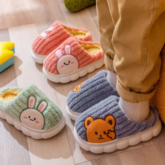 Lindas zapatillas de algodón para niños de invierno